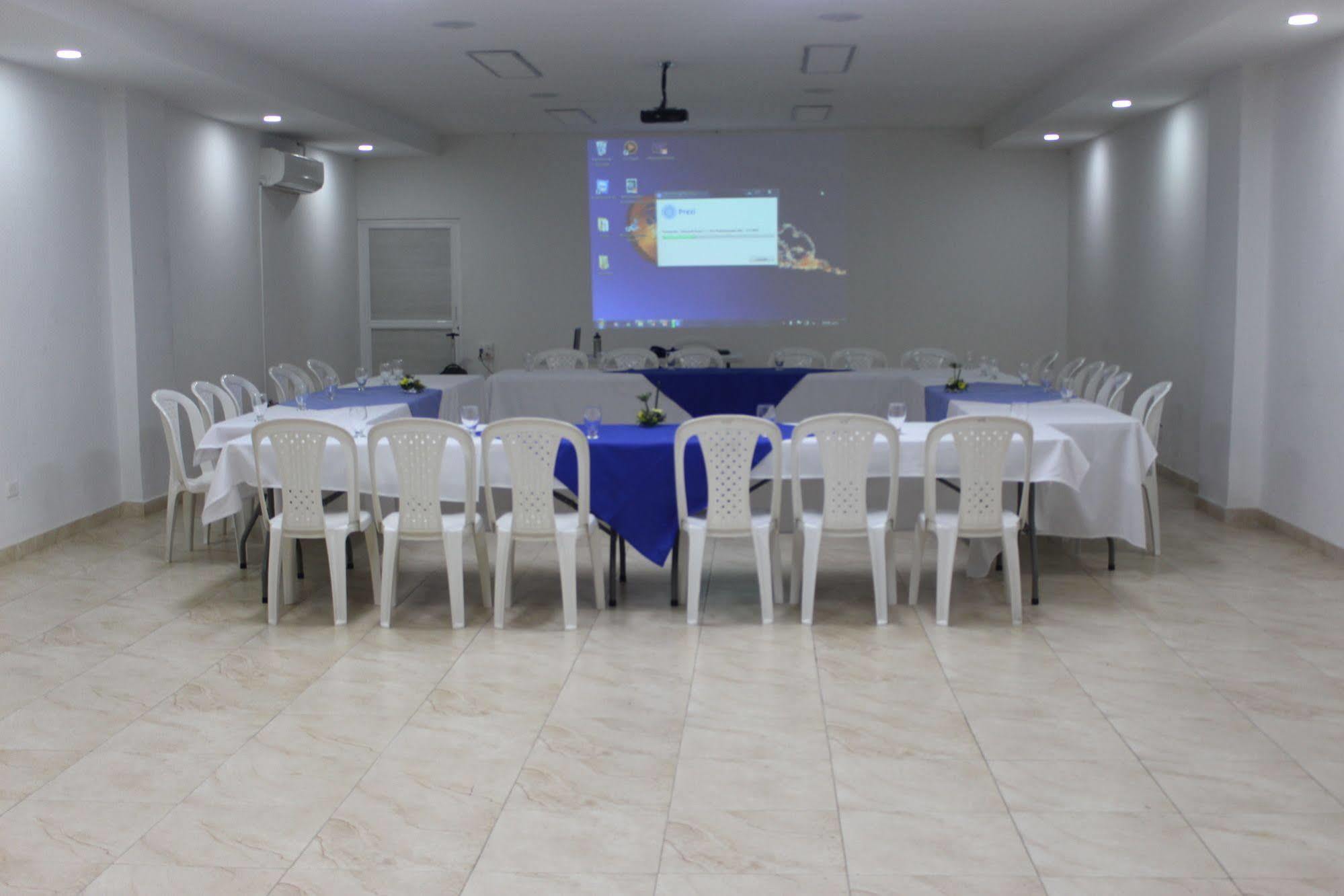 Ayenda 1501 Metropolitana Plaza Hotel Bucaramanga Exterior photo